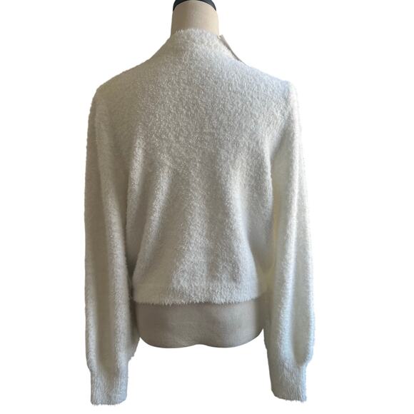 NWT STEVIE by Steve Madden White Fluffy LongSleeve V-Neck Crystal Bow Sweater XL - Picture 4 of 9